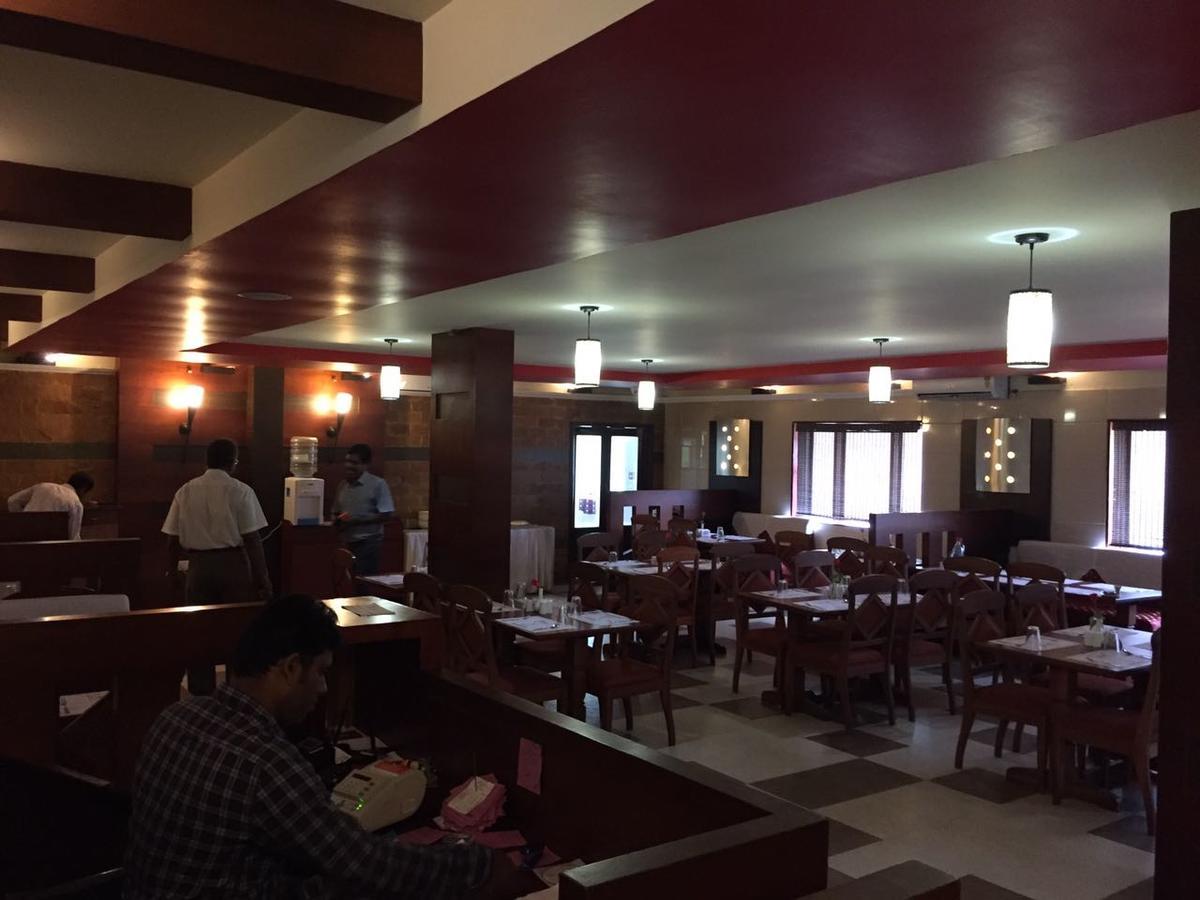 Mascot Paradise City Hotel Tellicherry Экстерьер фото